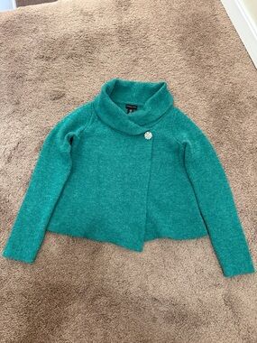 Adrienne Vittadini Green Shawl Collar Cardigan with Decorative Rhinestine Brooch